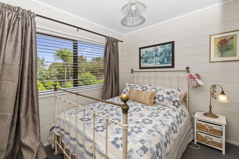 Photo of property in 23 St James Avenue, Helensville, 0800