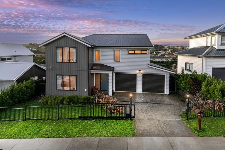 Photo of property in 41 Maka Terrace, Orewa, 0931