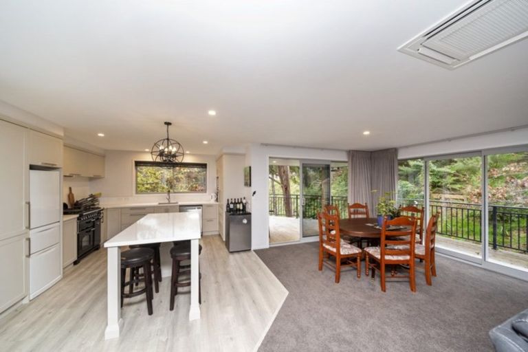 Photo of property in 198 Seaview Road, Westown, New Plymouth, 4310