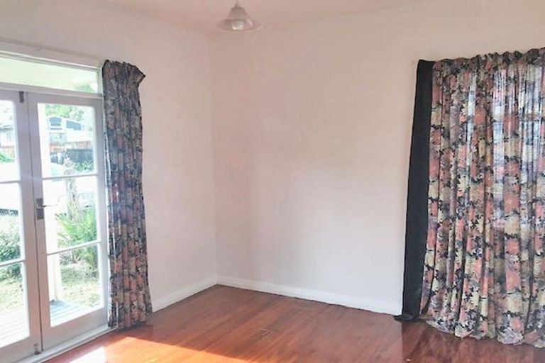 Photo of property in 17 Posa Avenue, Henderson, Auckland, 0612