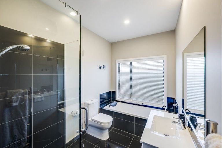 Photo of property in 7 Raven Grove, Havelock North, 4130