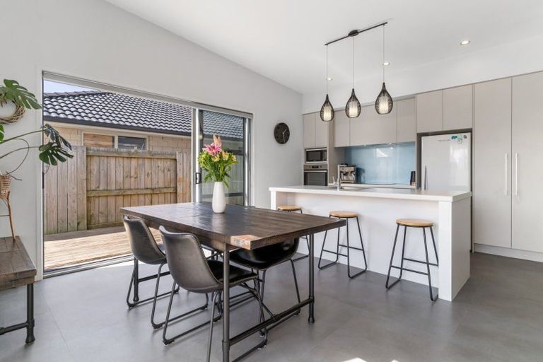 Photo of property in 8 Selliera Place, Papamoa Beach, Papamoa, 3118