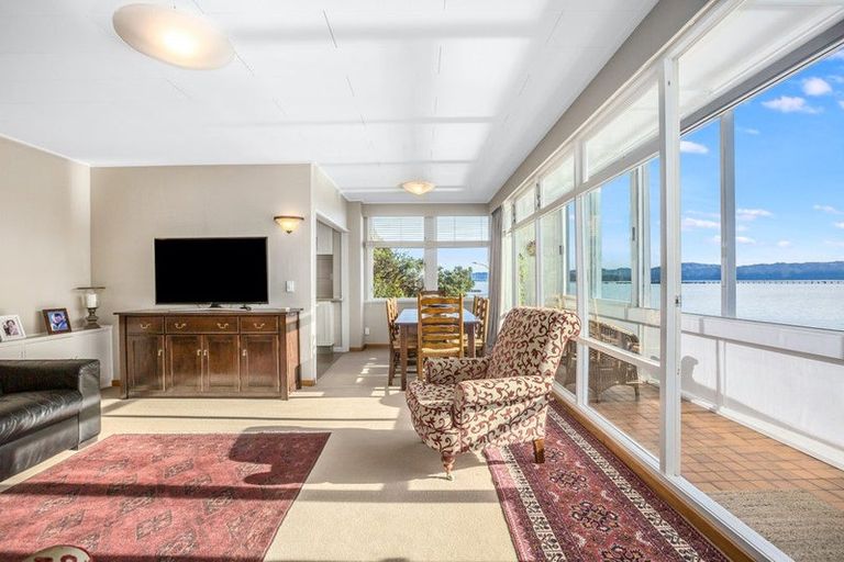 Photo of property in 4 Gill Road, Lowry Bay, Lower Hutt, 5013