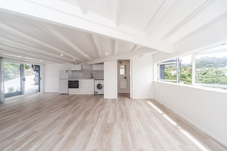 Photo of property in 43 Harbour View Road, Northland, Wellington, 6012