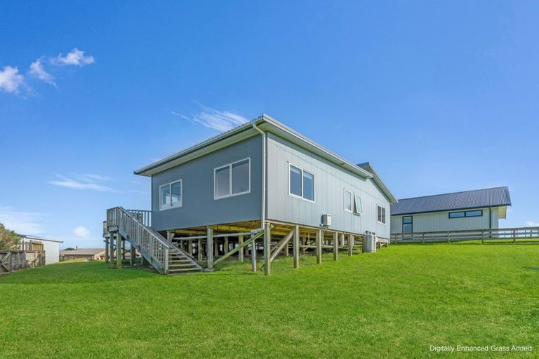 Photo of property in 4 Tua Tua Place, Baylys Beach, 0377