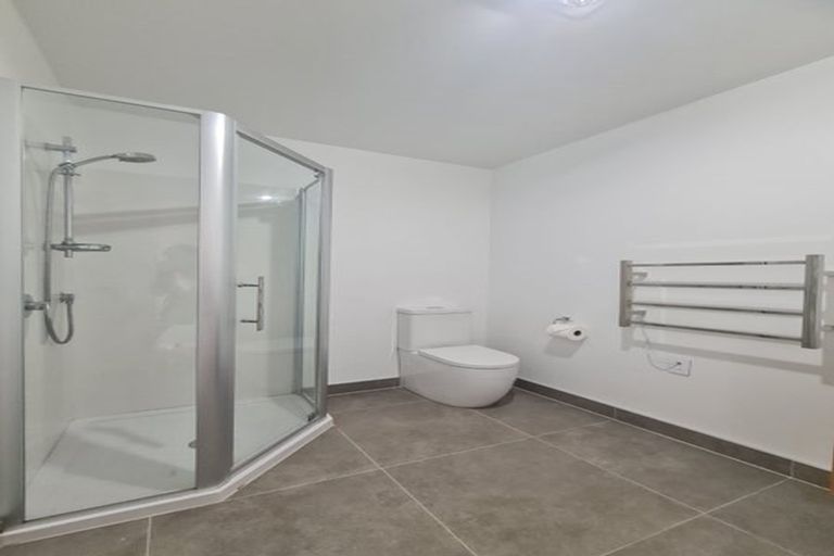 Photo of property in 5 Falcon Crescent, Hobsonville, Auckland, 0618
