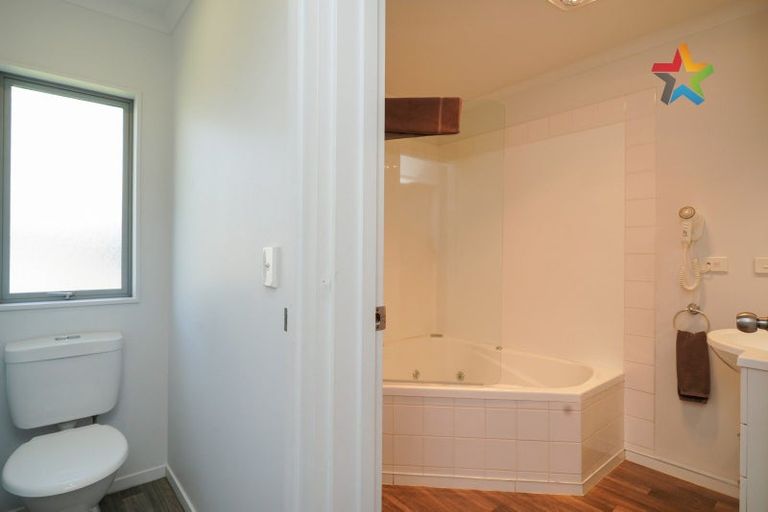 Photo of property in 8a-d Tay Street, Turnbull Thomson Park, Invercargill, 9810