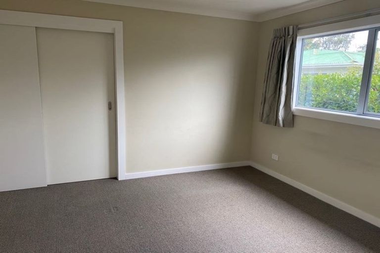 Photo of property in 8a Neeve Place, Taradale, Napier, 4112