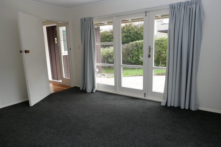 Photo of property in 16 Kotare Street, Waikanae, 5036
