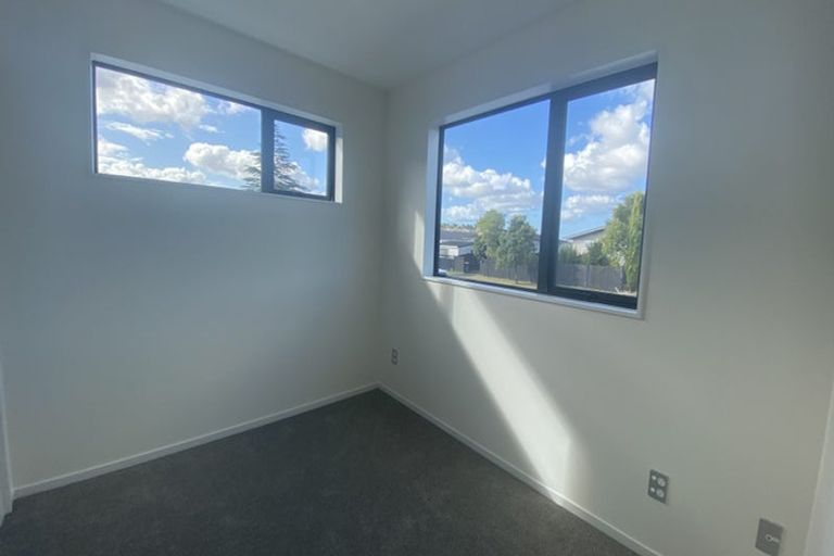 Photo of property in 37a Allington Road, Massey, Auckland, 0614