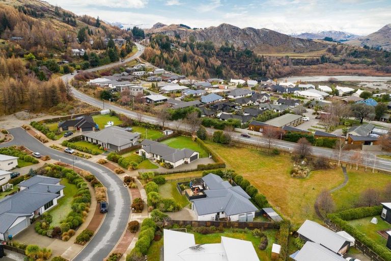 Photo of property in 6 Evening Star Road, Arthurs Point, Queenstown, 9371