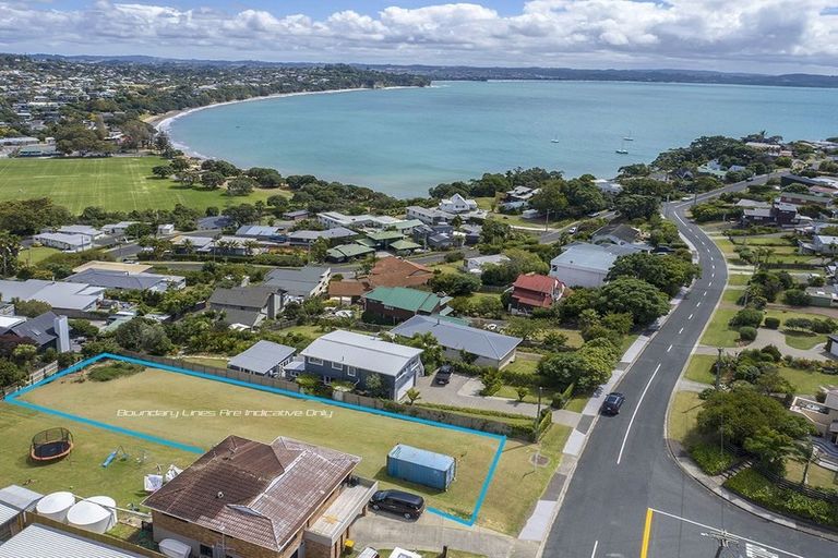 Photo of property in 20 Melandra Road, Stanmore Bay, Whangaparaoa, 0932