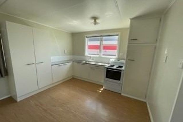 Photo of property in 47 Luckens Road, West Harbour, Auckland, 0618