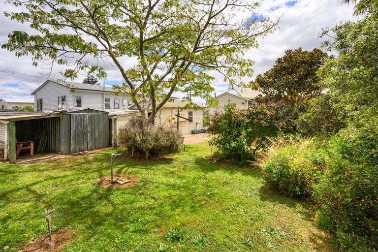 Photo of property in 19 Morris Street, Marton, 4710