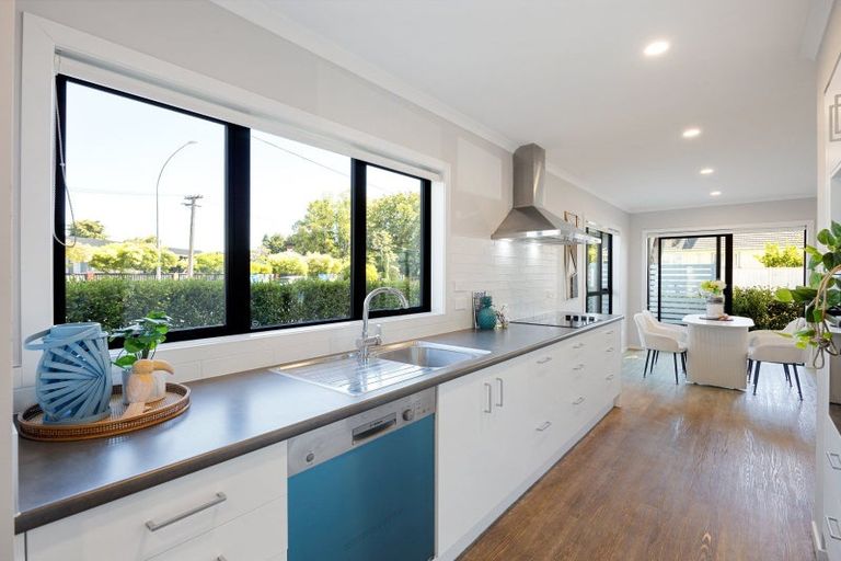 Photo of property in 12 Emmadale Lane, Hamilton East, Hamilton, 3216