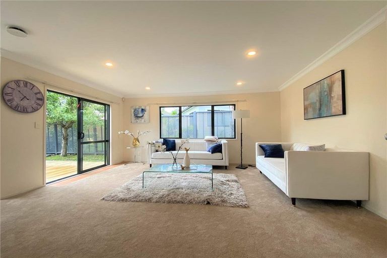 Photo of property in 16 Kilsyth Way, East Tamaki Heights, Auckland, 2016