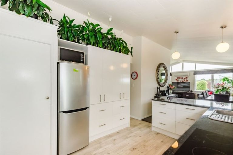 Photo of property in 11b Martin Road, Paraparaumu Beach, Paraparaumu, 5032