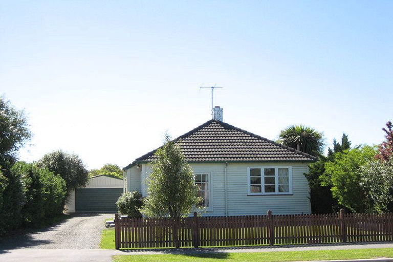 Photo of property in 8 Lindon Street, Rangiora, 7400