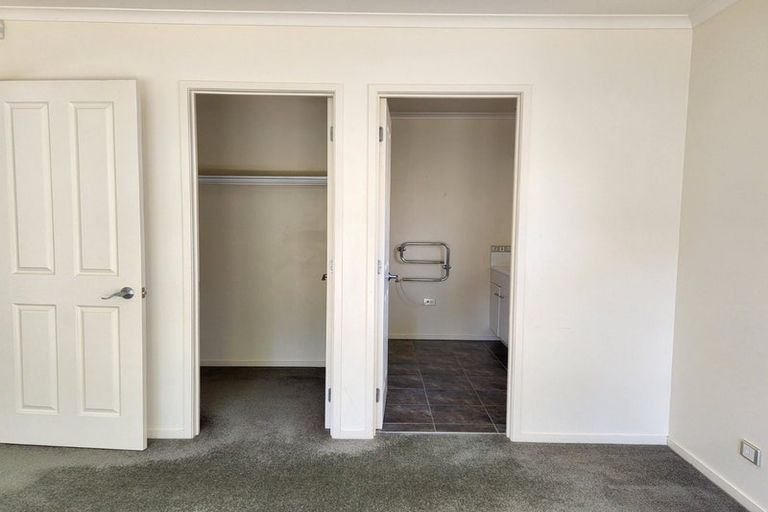 Photo of property in 60 Cabeleigh Drive, Helensville, 0800