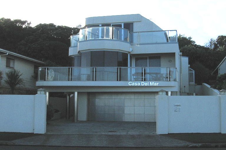 Photo of property in 27 Sunset Parade, Plimmerton, Porirua, 5026