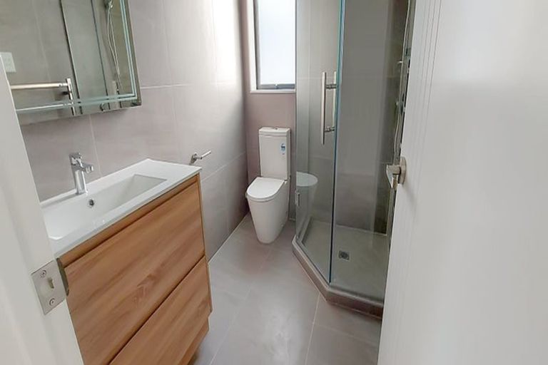 Photo of property in 20c Mackenzie Street, Te Atatu South, Auckland, 0610