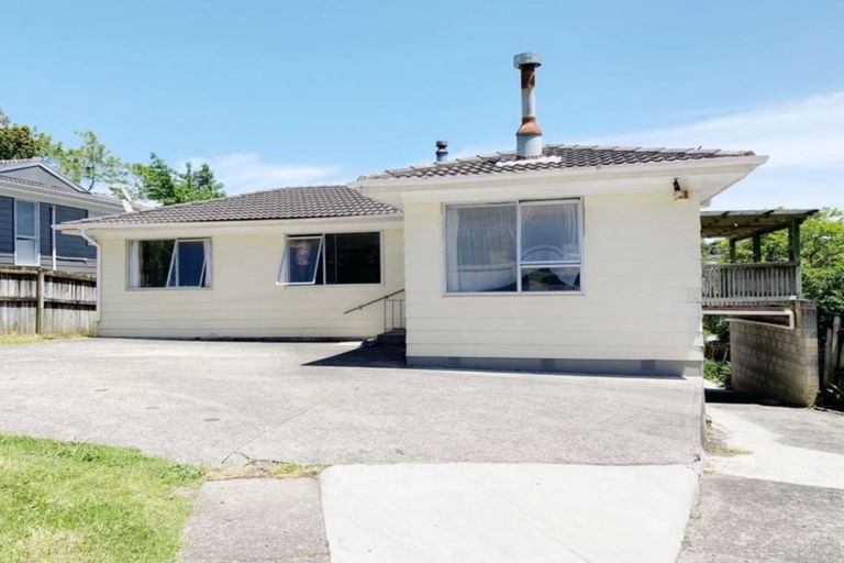 Photo of property in 25 Leo Street, Glen Eden, Auckland, 0602