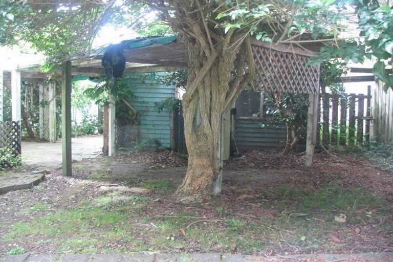 Photo of property in 28 Rosalind Road, Glenfield, Auckland, 0629