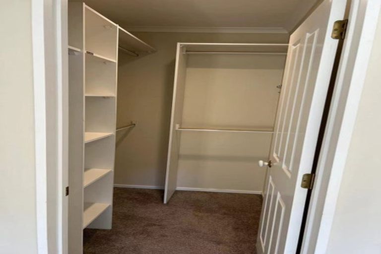 Photo of property in 16 Middlefield Drive, East Tamaki Heights, Auckland, 2016