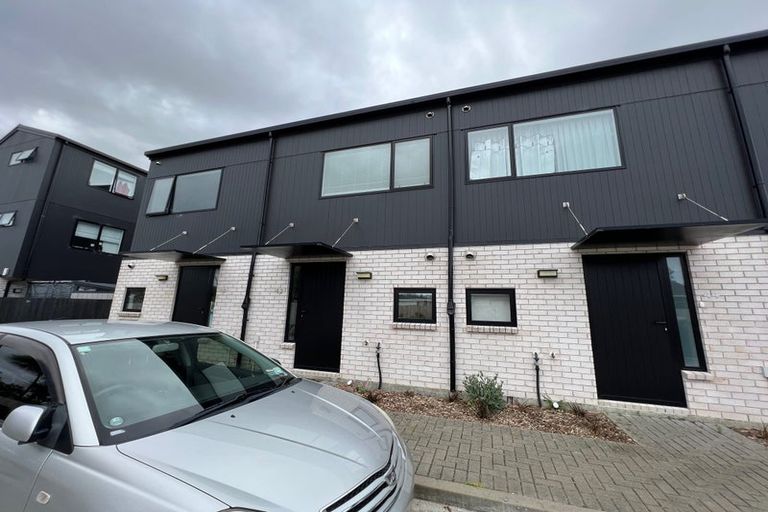 Photo of property in 42 Ivy Nola Way, Henderson, Auckland, 0612