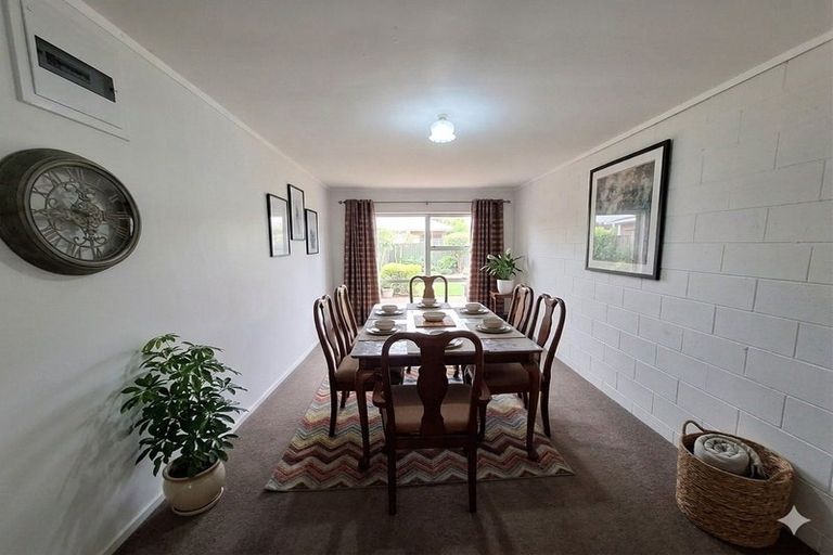 Photo of property in 2/17 Berwyn Avenue, Takanini, 2112