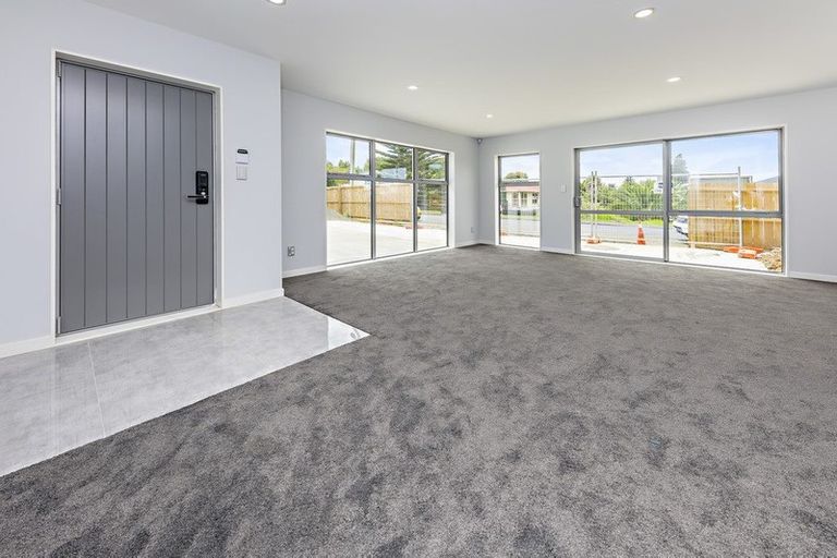 Photo of property in 42a Landon Avenue, Mangere East, Auckland, 2024