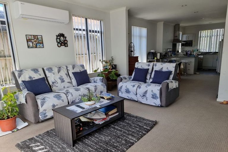 Photo of property in 8 Bushpark Place, Flat Bush, Auckland, 2016