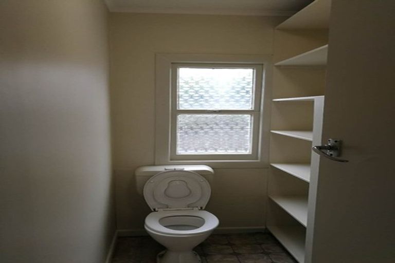 Photo of property in 27 Rimu Street, New Lynn, Auckland, 0600