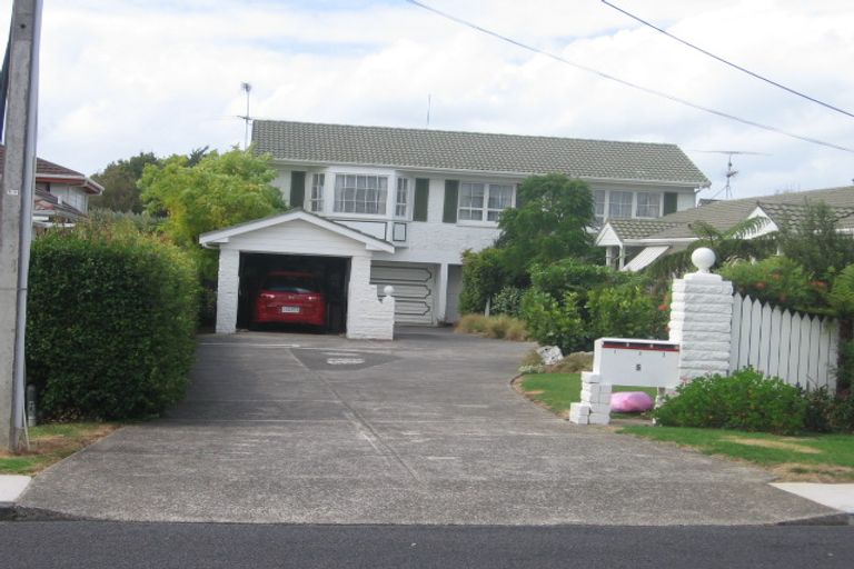 Photo of property in 2/5 Waterloo Road, Milford, Auckland, 0620