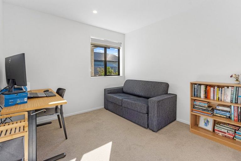 Photo of property in 194 Faringdon Boulevard, Rolleston, 7615