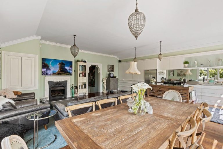 Photo of property in 122 Hine Street, New Plymouth, 4310