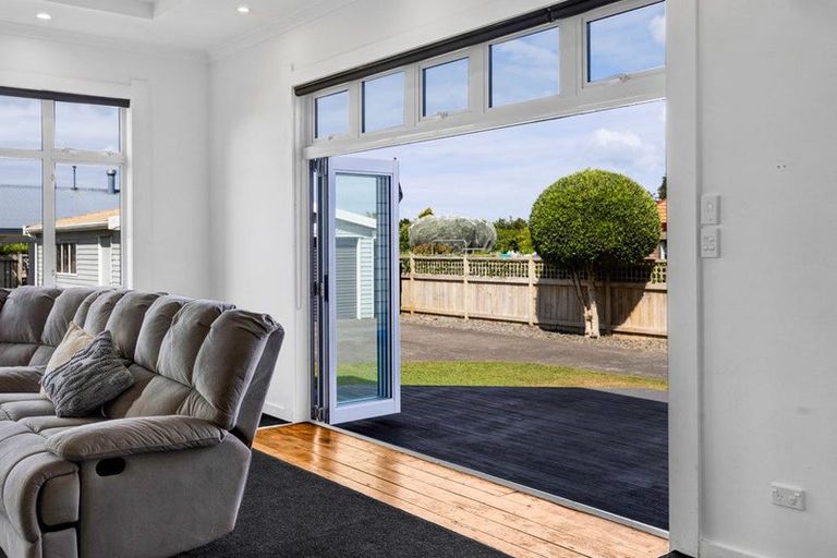 Photo of property in 21 Maire Street, Hawera, 4610