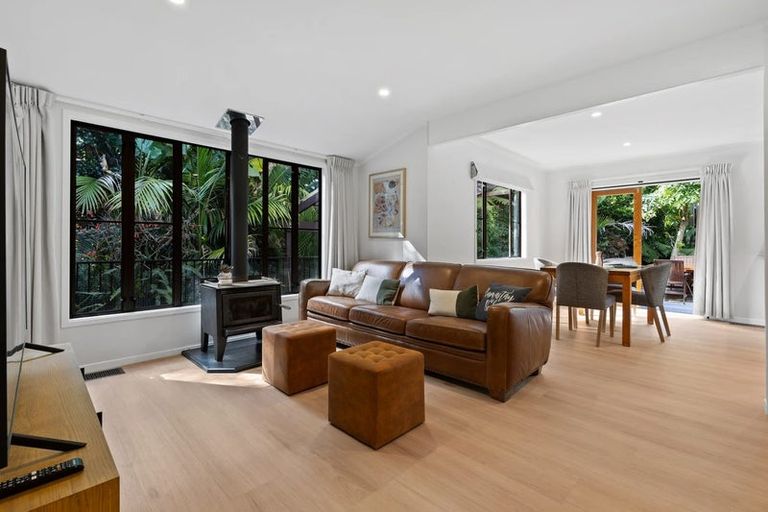 Photo of property in 14b South Lynn Road, Titirangi, Auckland, 0604