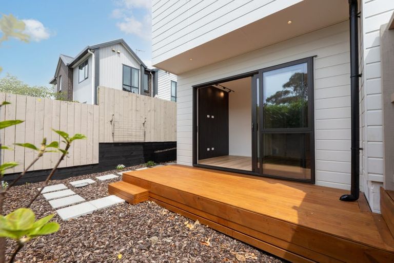 Photo of property in 8/7 Brookfield Road, Te Atatu Peninsula, Auckland, 0610