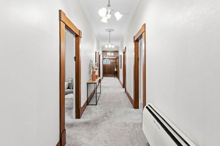 Photo of property in 241 Bay View Road, Saint Clair, Dunedin, 9012