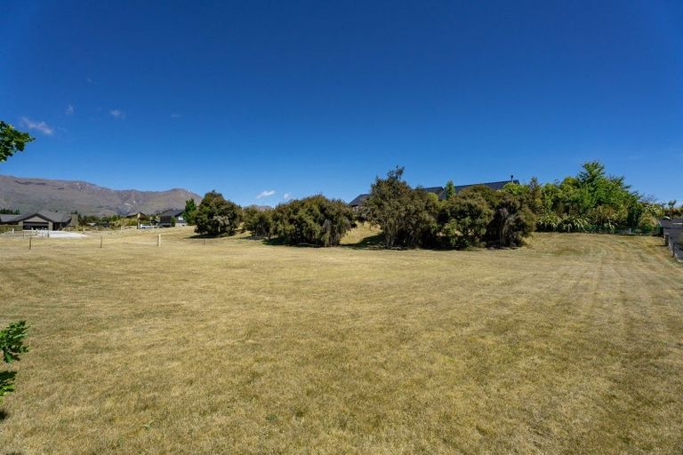 Photo of property in 4 Mount Linton Avenue, Wanaka, 9305