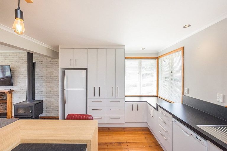 Photo of property in 20 Milton Street, Roslyn, Palmerston North, 4414