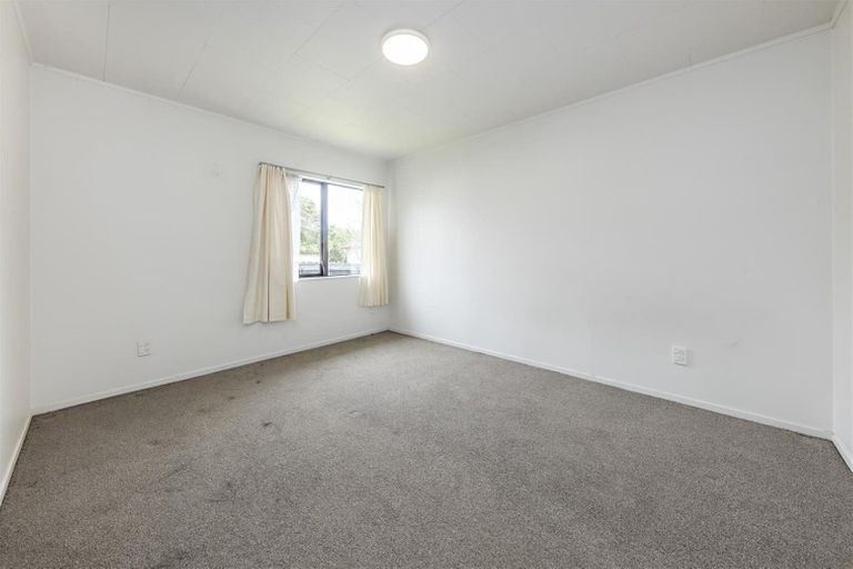 Photo of property in 3/13 Kirklow Place, Goodwood Heights, Auckland, 2105