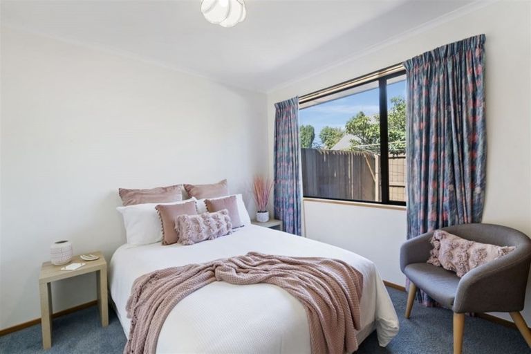 Photo of property in 6 Calverton Place, Halswell, Christchurch, 8025