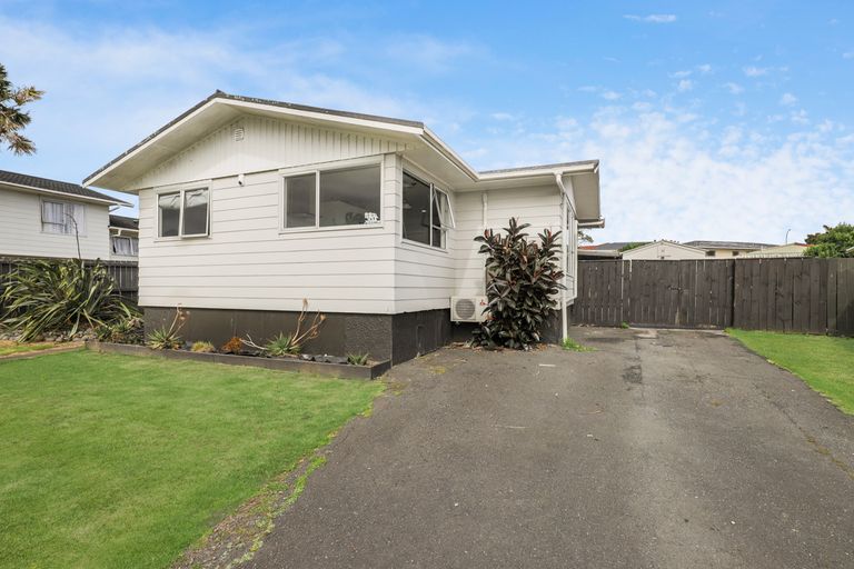 Photo of property in 32 Garus Avenue, Mangere East, Auckland, 2024