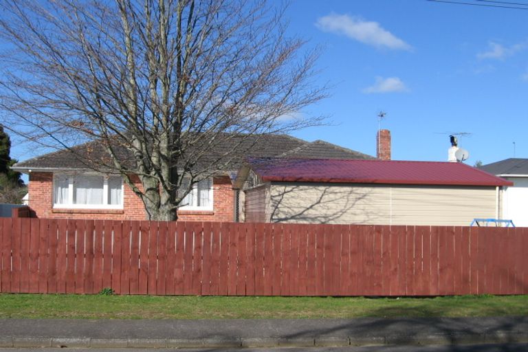 Photo of property in 1/5 Hill Crescent, Papakura, 2110