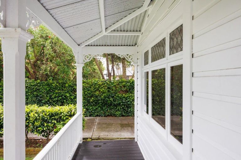 Photo of property in 294 Grey Street, Palmerston North, 4414