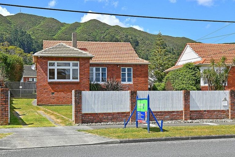 Photo of property in 164 Waddington Drive, Naenae, Lower Hutt, 5011