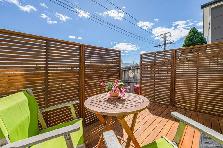 Photo of property in 1/4 Edgerton Road, Te Atatu Peninsula, Auckland, 0610