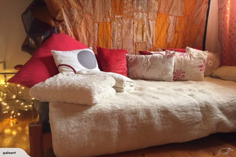 Photo of property in 19f3 Burnham Street, Seatoun, Wellington, 6022